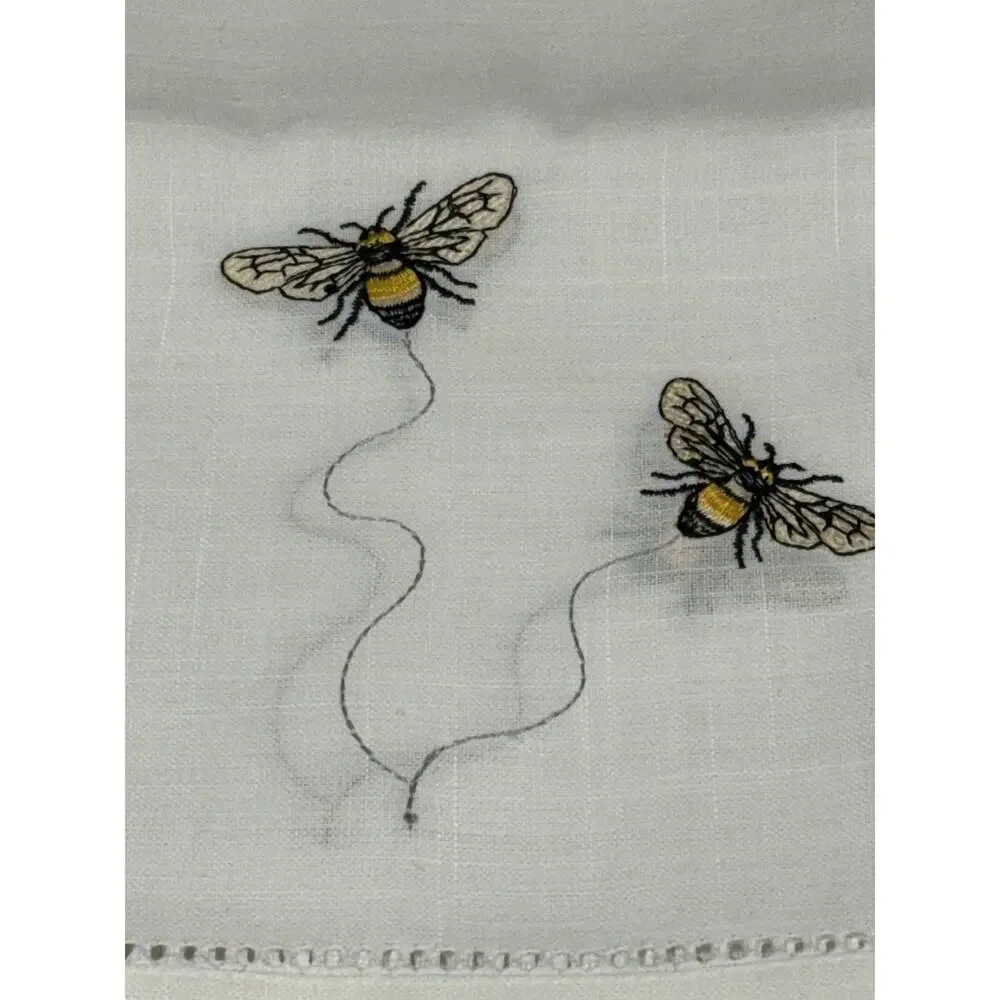 Harvest Green Studio Napkins Set Of 4 Embroidered Bees On White 100% Polyester